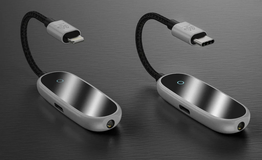 Muse HiFi M1 Smart is a DAC and headphone amplifier that charges your smartphone