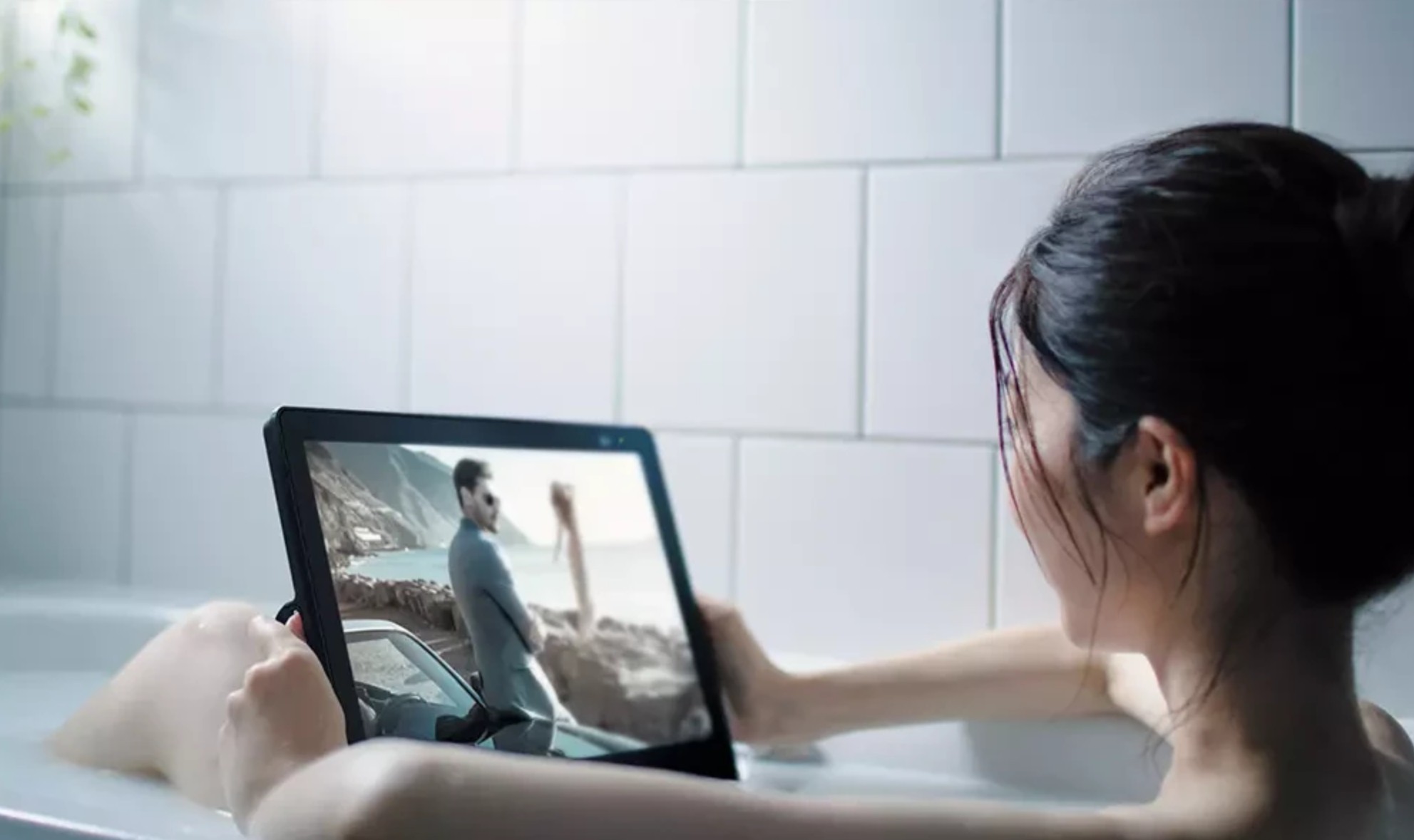 Panasonic UN-15LD12H, UN-15L12H and UN-10L12 - TVs that are not afraid of water