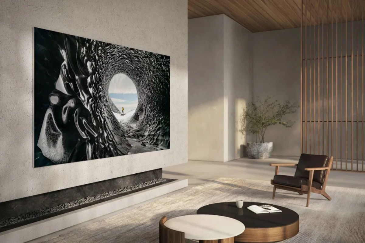 Samsung has released a MicroLED TV with AI functions