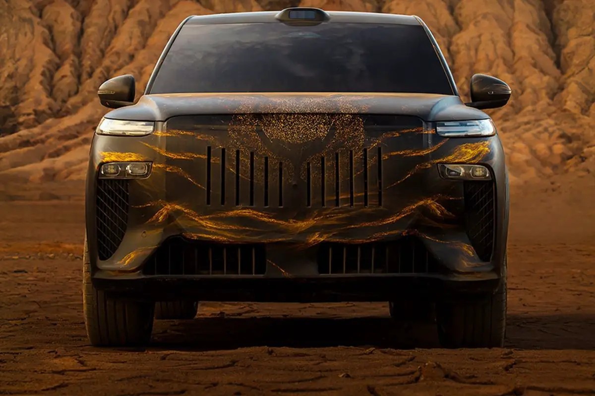 Voyah Taishan Flagship 3-Row Electric Crossover with Huawei ADS 4.0 Unveiled in China
